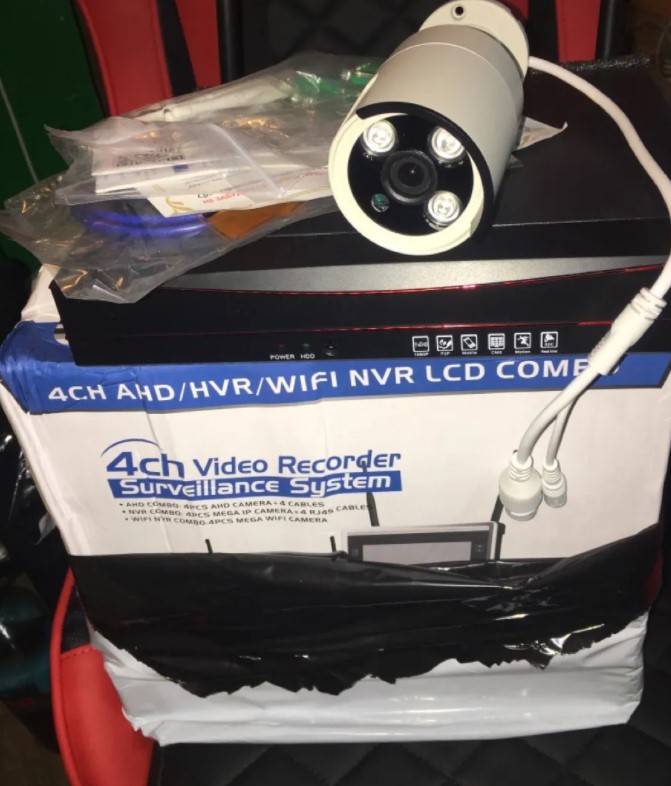 Беспроводной комплект видеонаблюдения для улицы с репитером на 4 камеры «Kvadro Vision Street - 2.0R (Lux)» - купить